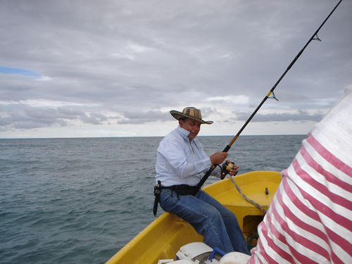 Popper lure fishing in Pedasi.