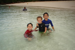 children having fun in Isla Iguana